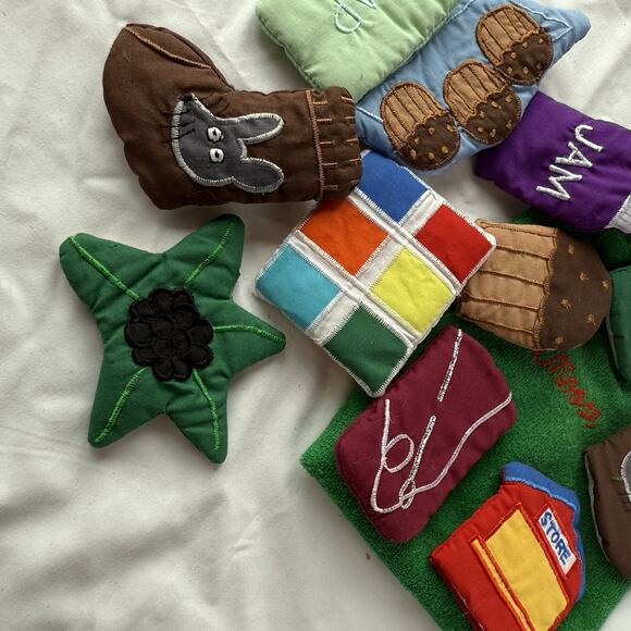 Montessori Soft Felt Finger Puppet Set Storytime Pretend Play w/ Bag - Picture 7 of 7